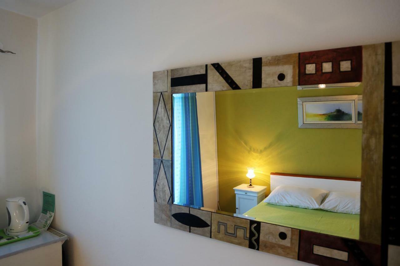 Tanya-Apartments And Rooms Хвар Экстерьер фото